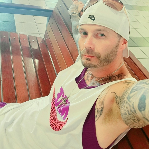 Gr8Hou$e of Kustum Kickz - Picture 2 of 8